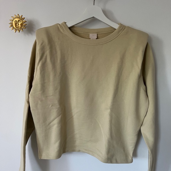 H&M - Shoulder-pad Sweatshirt - Picture 3 of 7